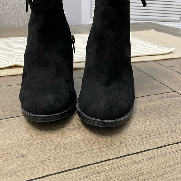 Black ankle boots - Picture 2 of 3
